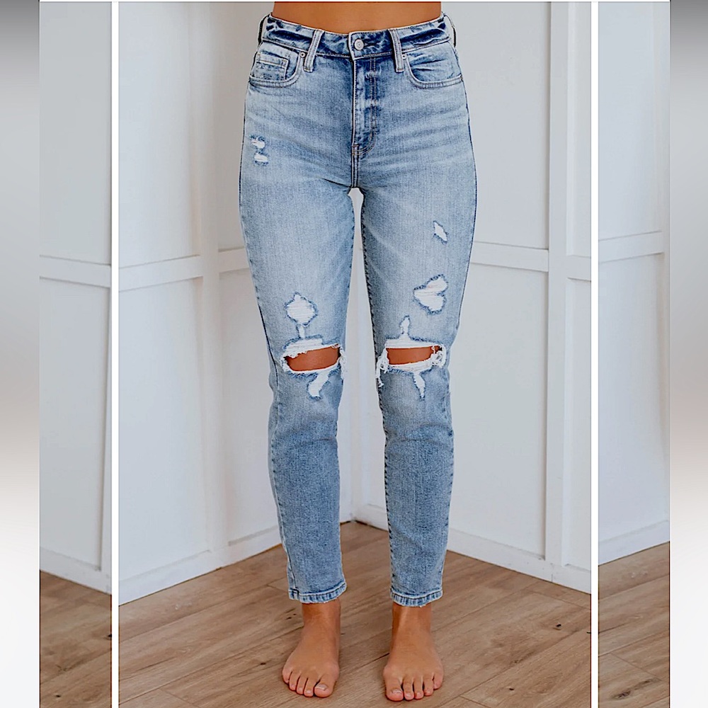 💙EUNINA JEANS MOM FIT DISTRESSED JEANS👖